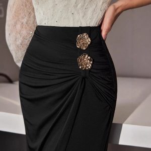 Womens Pleated Skirt With Rose Metal Buckle Detailing