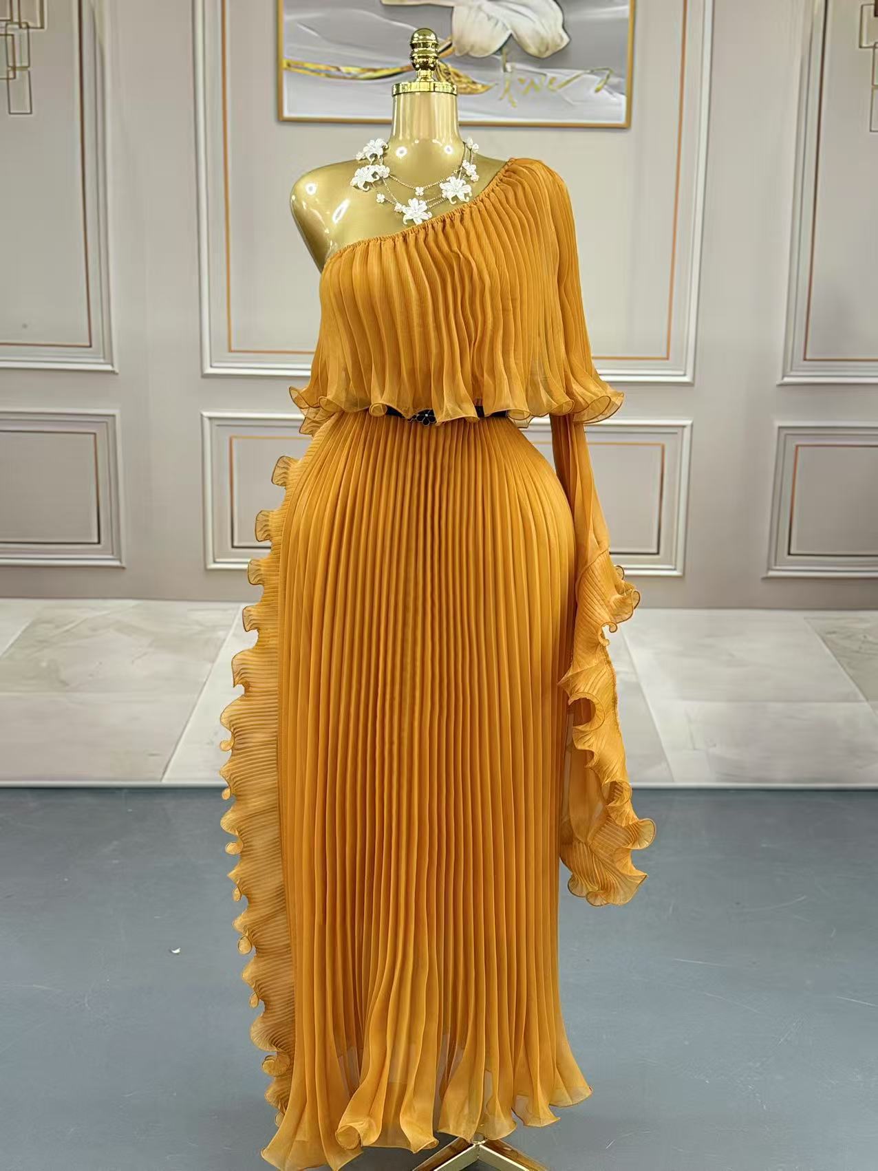 Fashionable One-shoulder Elegant Evening Dress - Image 9