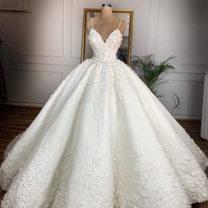 Deep V-neck Sexy Lace Floor-length Wedding Dress Romantic Aura Dignified Wedding Banquet Welcome New Spring