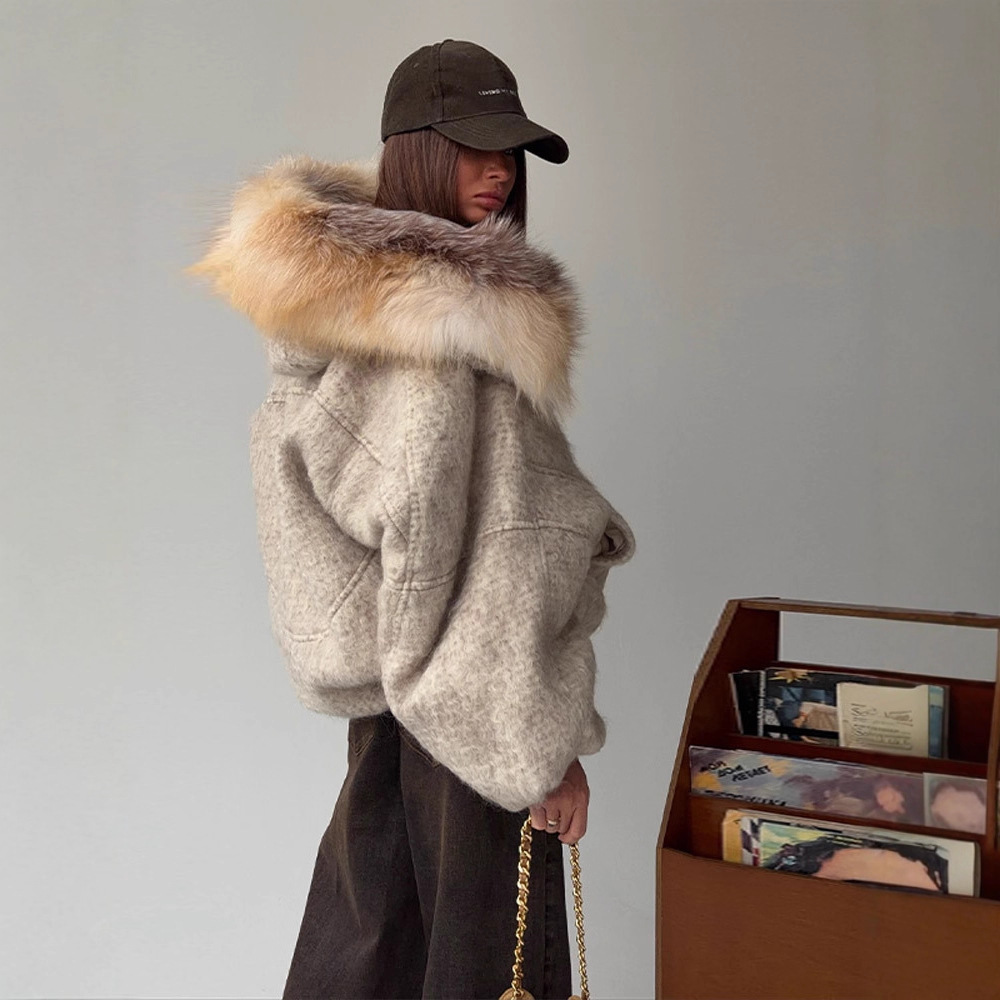 Womens Stylish Woolen Coat With A Big Fur Collar And Zipper - الصورة 3