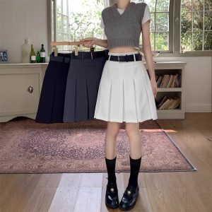 Preppy-style High-waisted Pleated Skirt With A Designer Touch