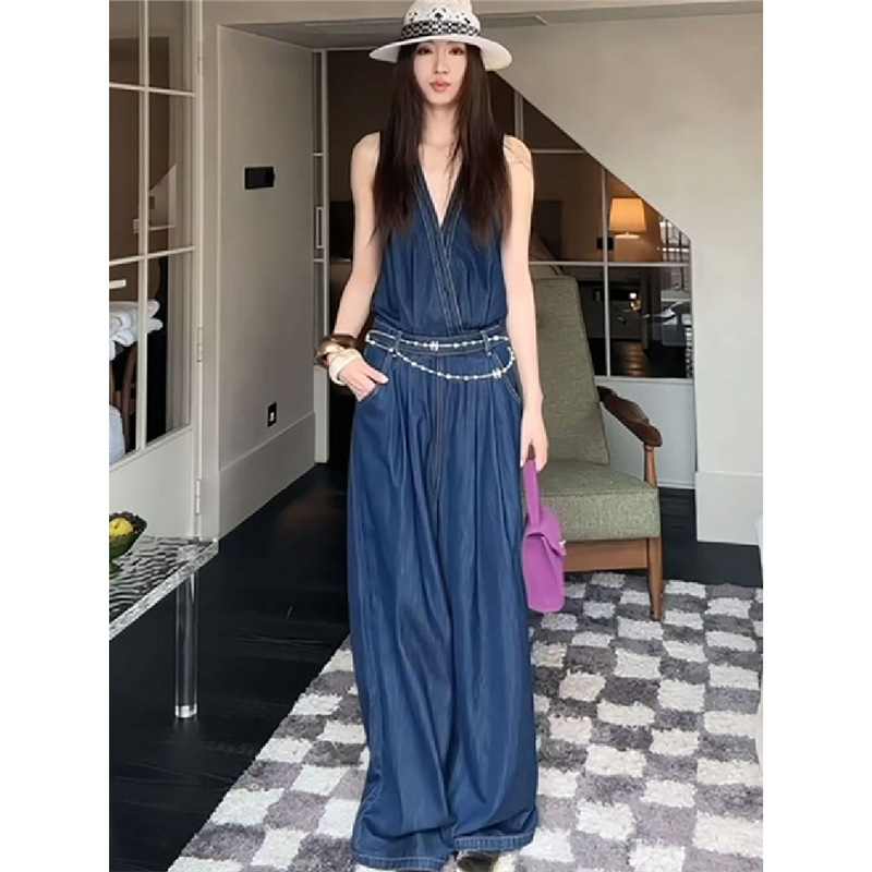 Fashionable Plus-Size Denim Overalls With Straps - Image 3