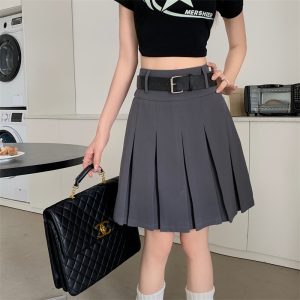 Preppy-style High-waisted Pleated Skirt With A Designer Touch