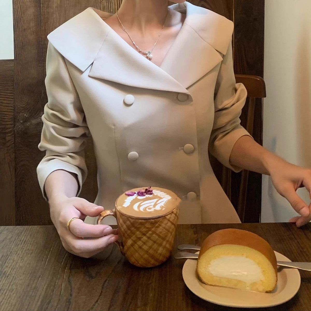 Korean-style Elegant Waist-cinching Figure-flattering Double-breasted Blazer