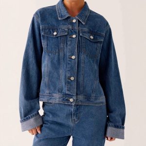Casual Denim Jacket With A Turn-Down Collar And Long Sleeves