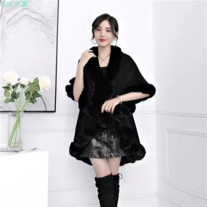 Thickened Knitted Cape With Furry Collar For FallWinter