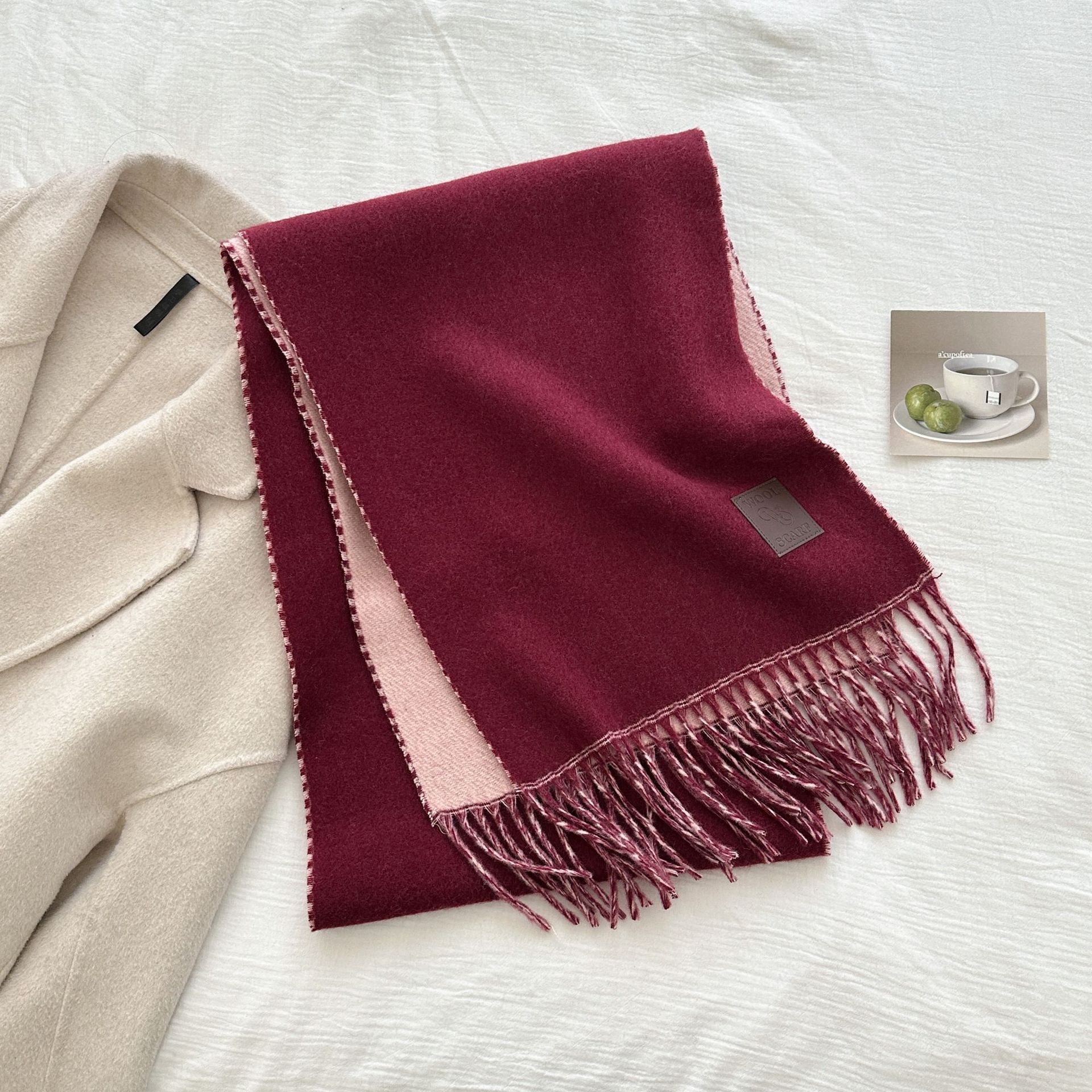 Thickened Double-sided Two-tone Wool Scarf Versatile Solid-color Tassel Shawl For Warmth And Style - الصورة 3