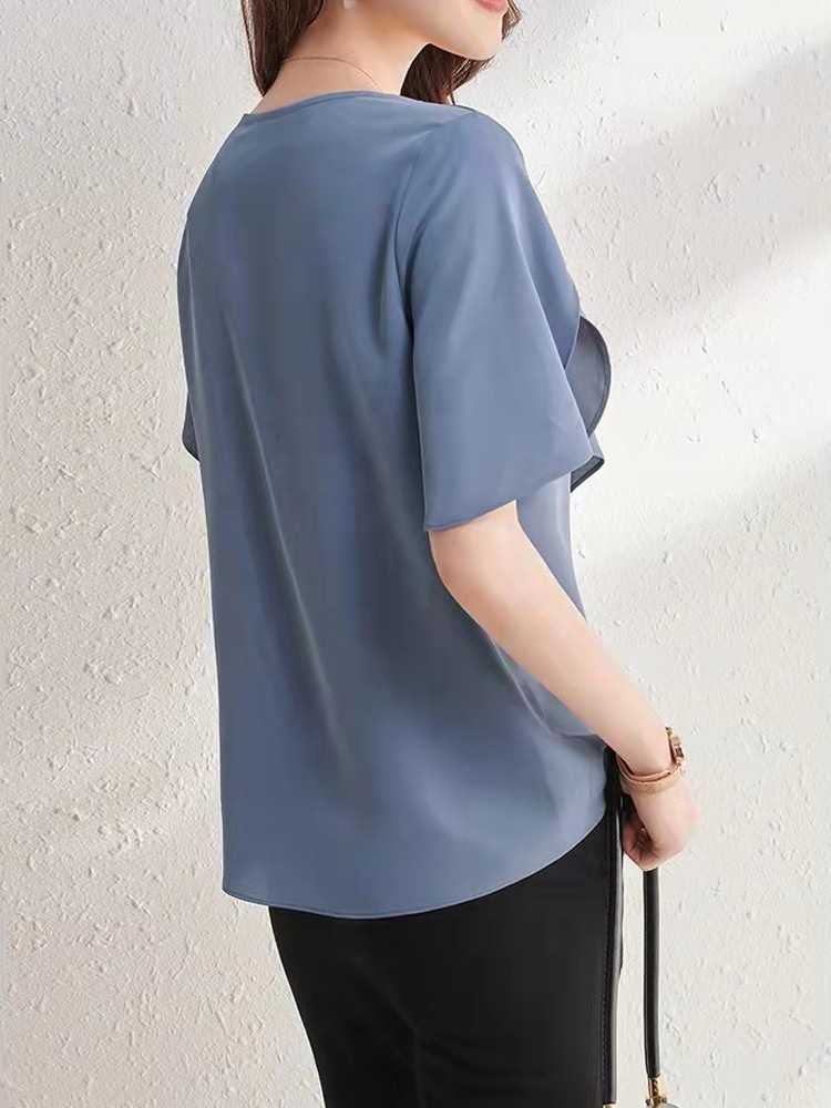 Design-forward Short-sleeve Top With Flared Sleeves - الصورة 4