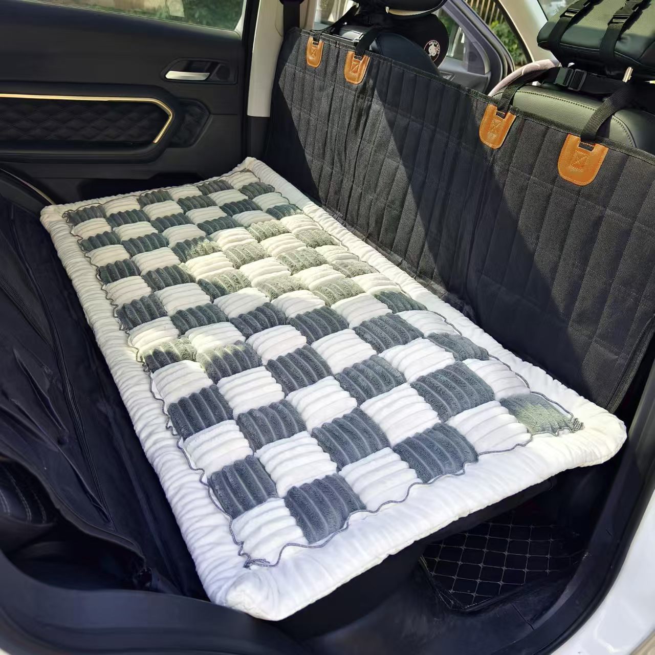 Thickened Cushion Car Plush Car Mat - الصورة 3