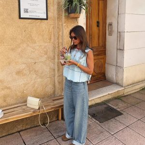 Stylish Relaxed-fit Sleeveless Crew-neck Embroidered Cropped Top