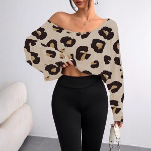 Womens Casual  Loose-fitting Off-shoulder T-shirt With A Printed Design