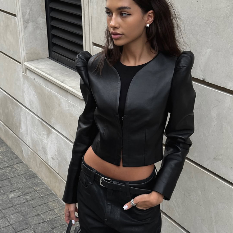 Stylish Black V-Neck Patchwork PU Leather Shirt - الصورة 2