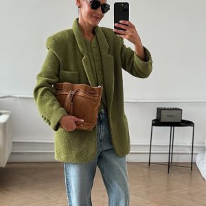 Elegant Solid-Color Blazer With A Single Button