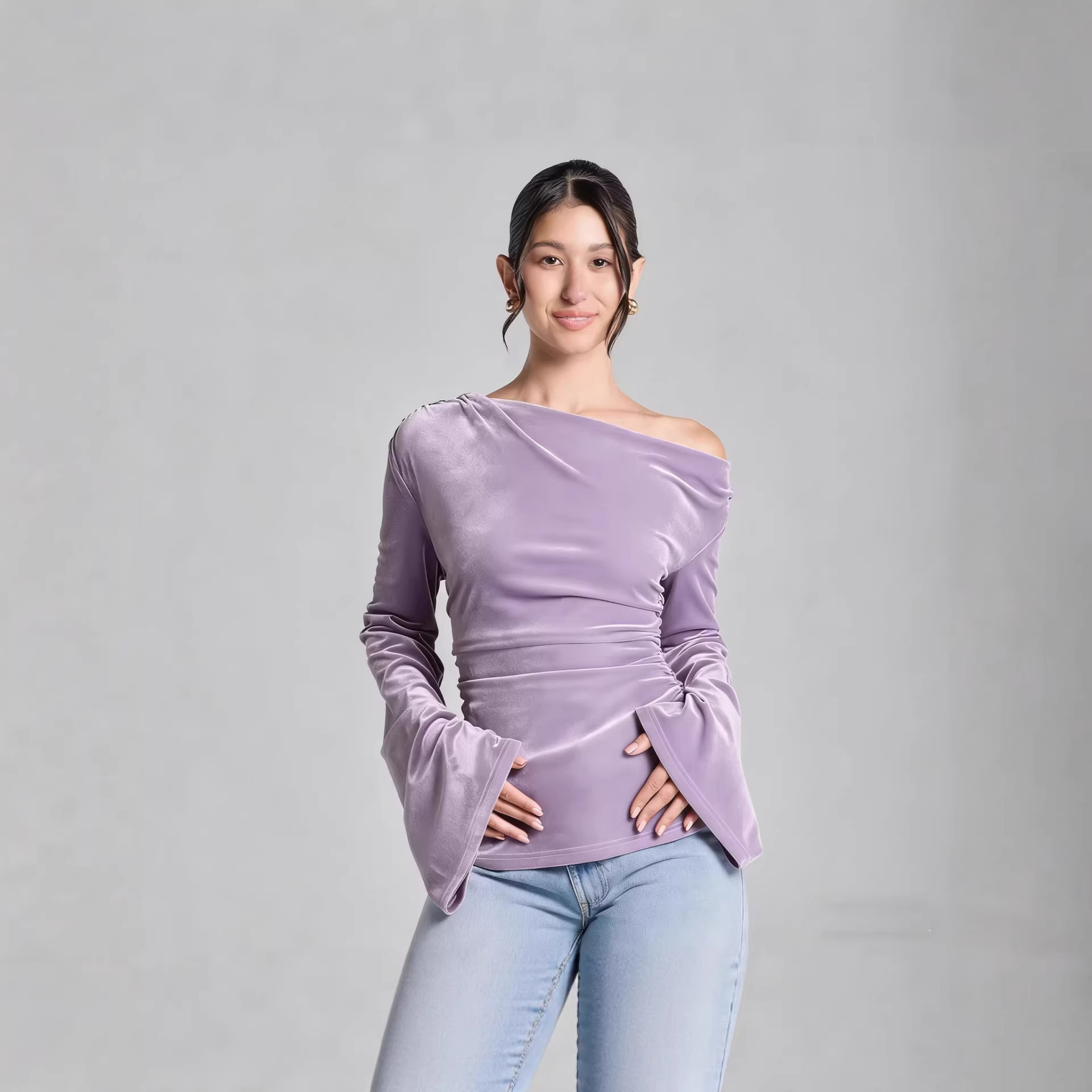Slimming Pleated Fitted Top With Flared Sleeves - الصورة 9