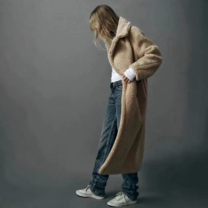 Oversized Coat With A Large Lapel Made Of Thick Lambswool Fleece