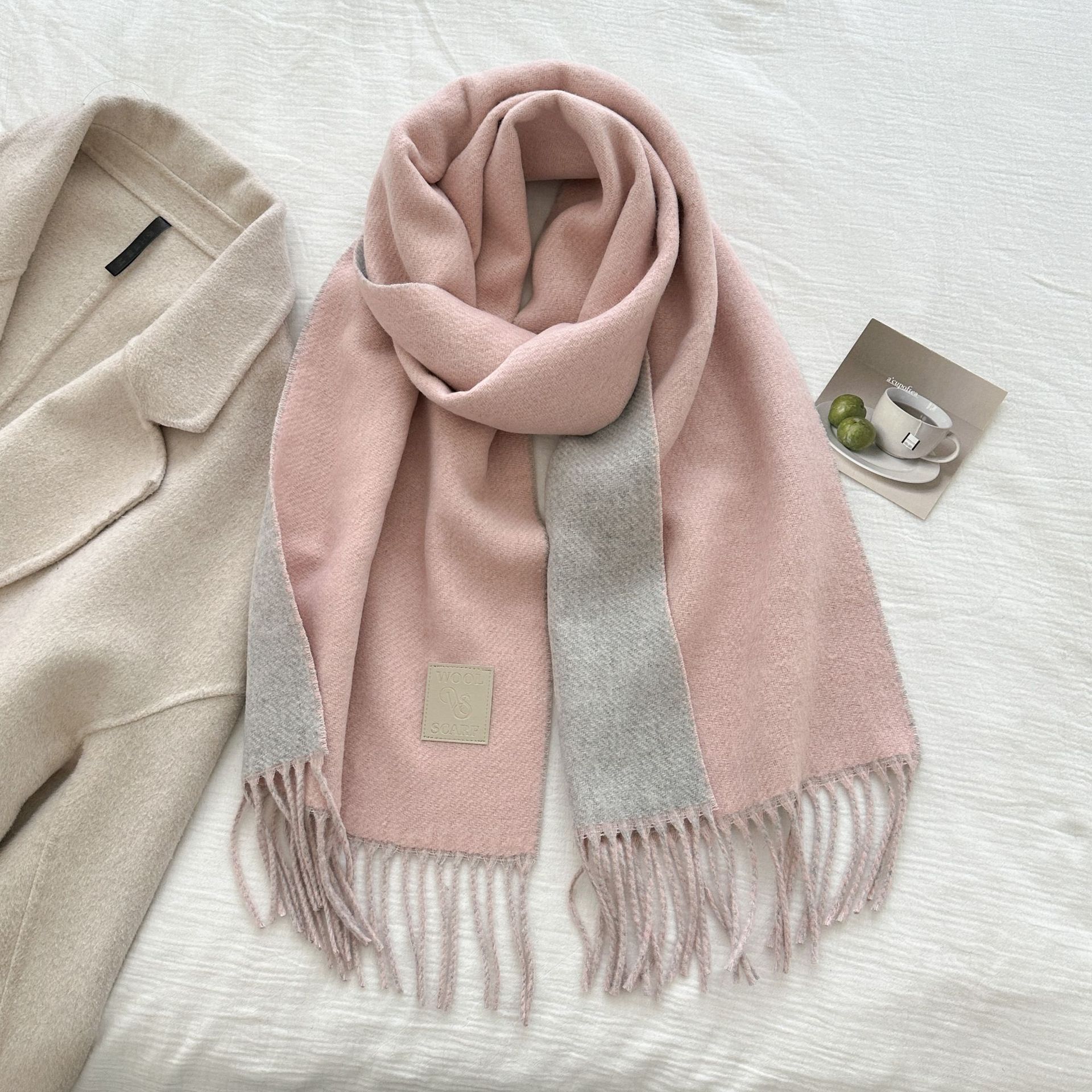 Thickened Double-sided Two-tone Wool Scarf Versatile Solid-color Tassel Shawl For Warmth And Style - الصورة 10