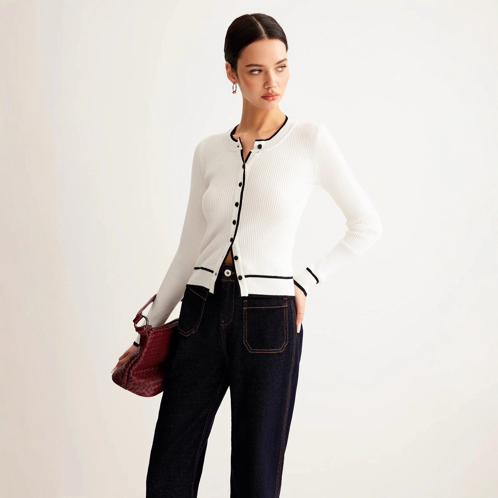 Womens Cozy, Atmospheric Sweater That Flatters - Image 3