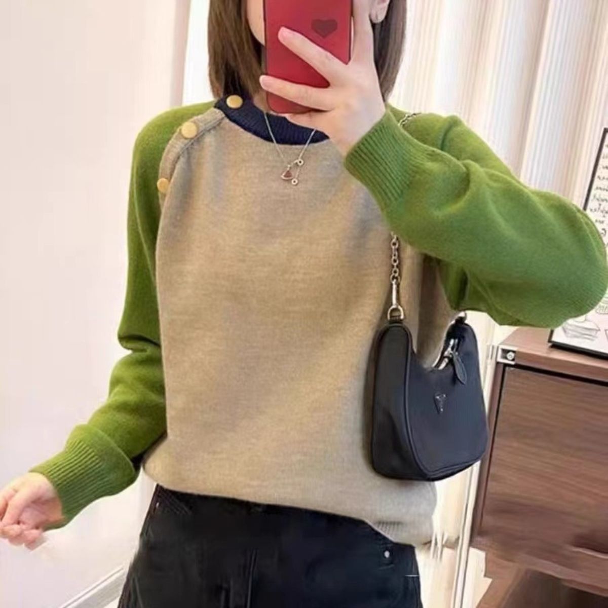 Womens Sweater With A Relaxed Designer-inspired Knit Top - الصورة 4