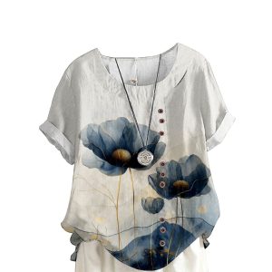 Crew Neck Shirt Pullover Style With A Patchwork Design And Short Sleeves