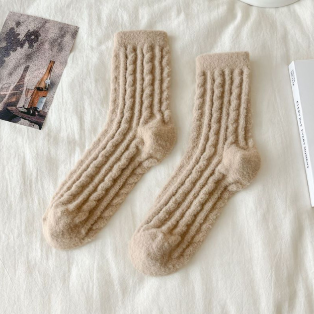 Thick Solid-color Mid-calf Cotton Socks For Women - Image 4