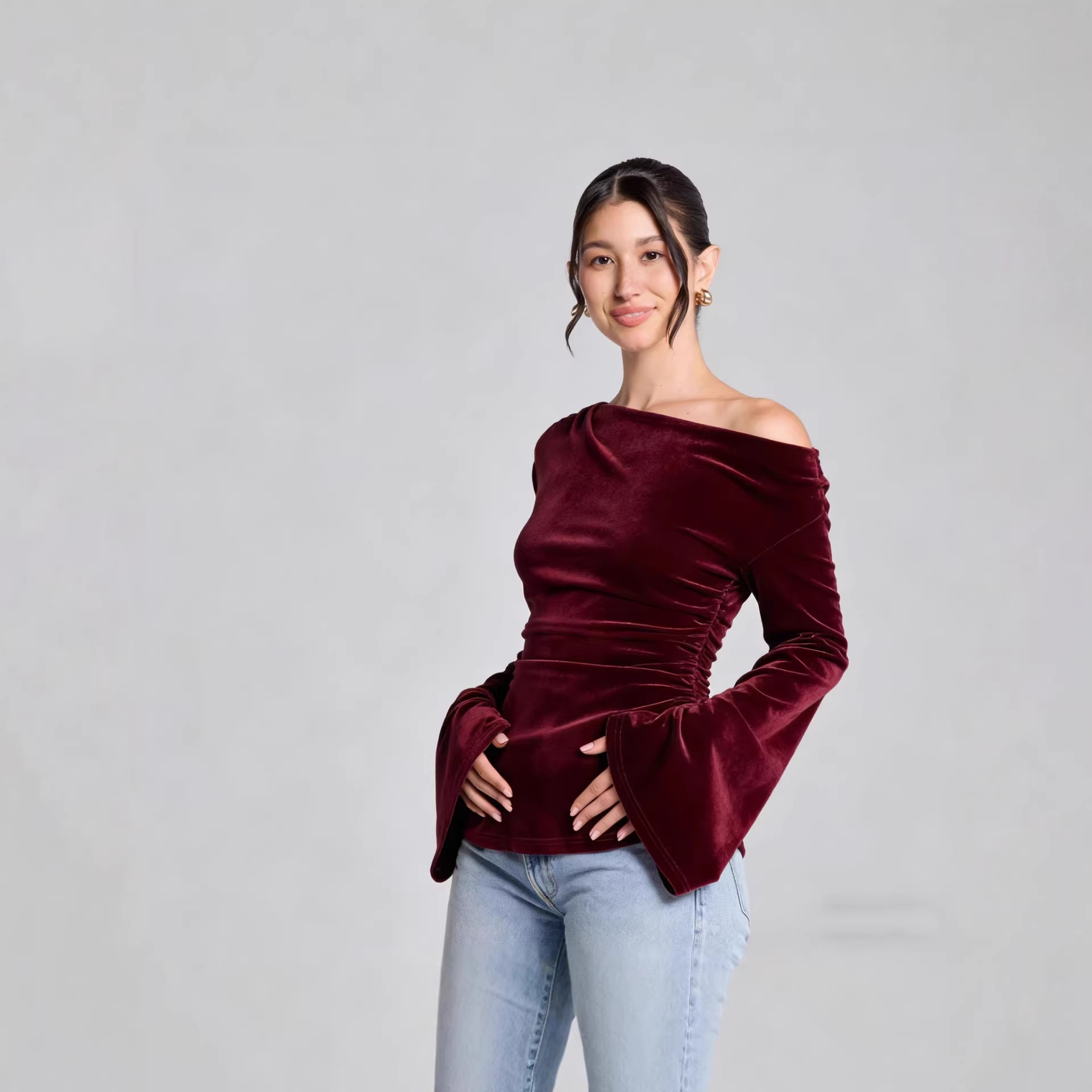 Slimming Pleated Fitted Top With Flared Sleeves - الصورة 4