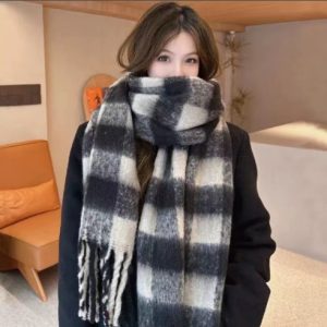 Versatile Thickened Trendy Tassel Neck Warmer In The Maillard Style