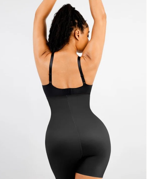 Form-fitting Air-tech Shorts Made From Liquid Spandex - الصورة 3