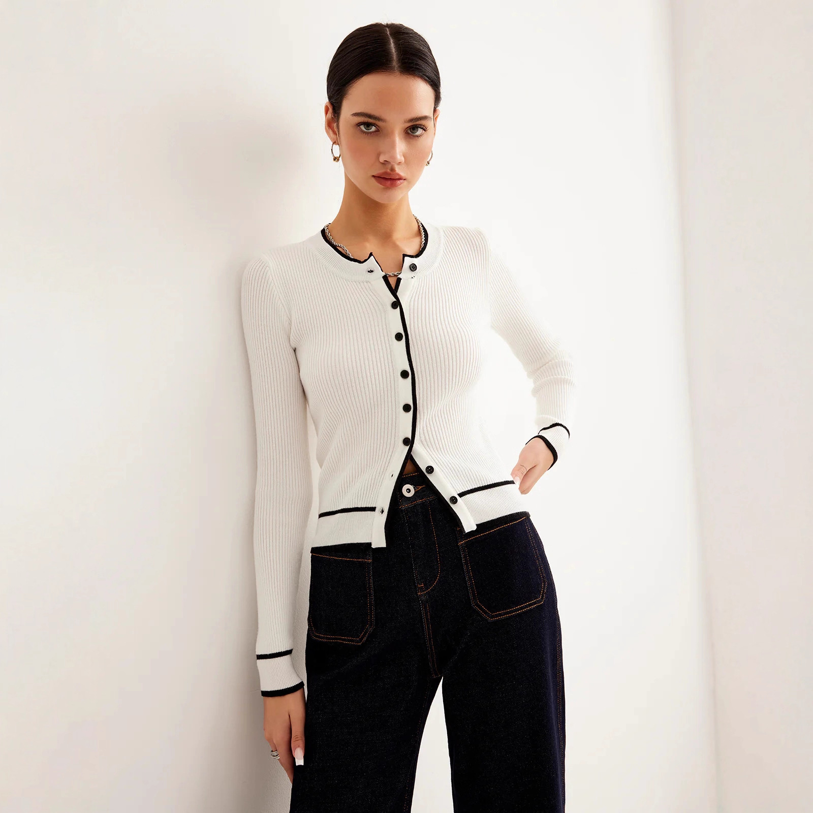 Womens Cozy, Atmospheric Sweater That Flatters - Image 2