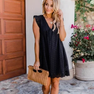 Cross border new lace jacquard hollowed out V-neck dress with pockets and lining shorts for women in Europe and America