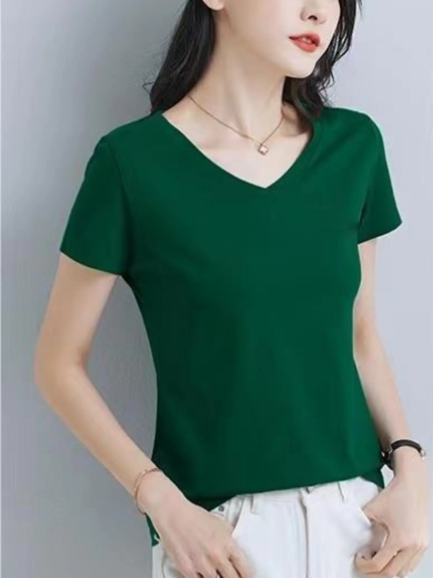 Womens Soft & Breathable Solid V-Neck T-Shirt - Casual Short Sleeve for Spring & Summer - Stylish Essential, Comfort Fit Wardrob