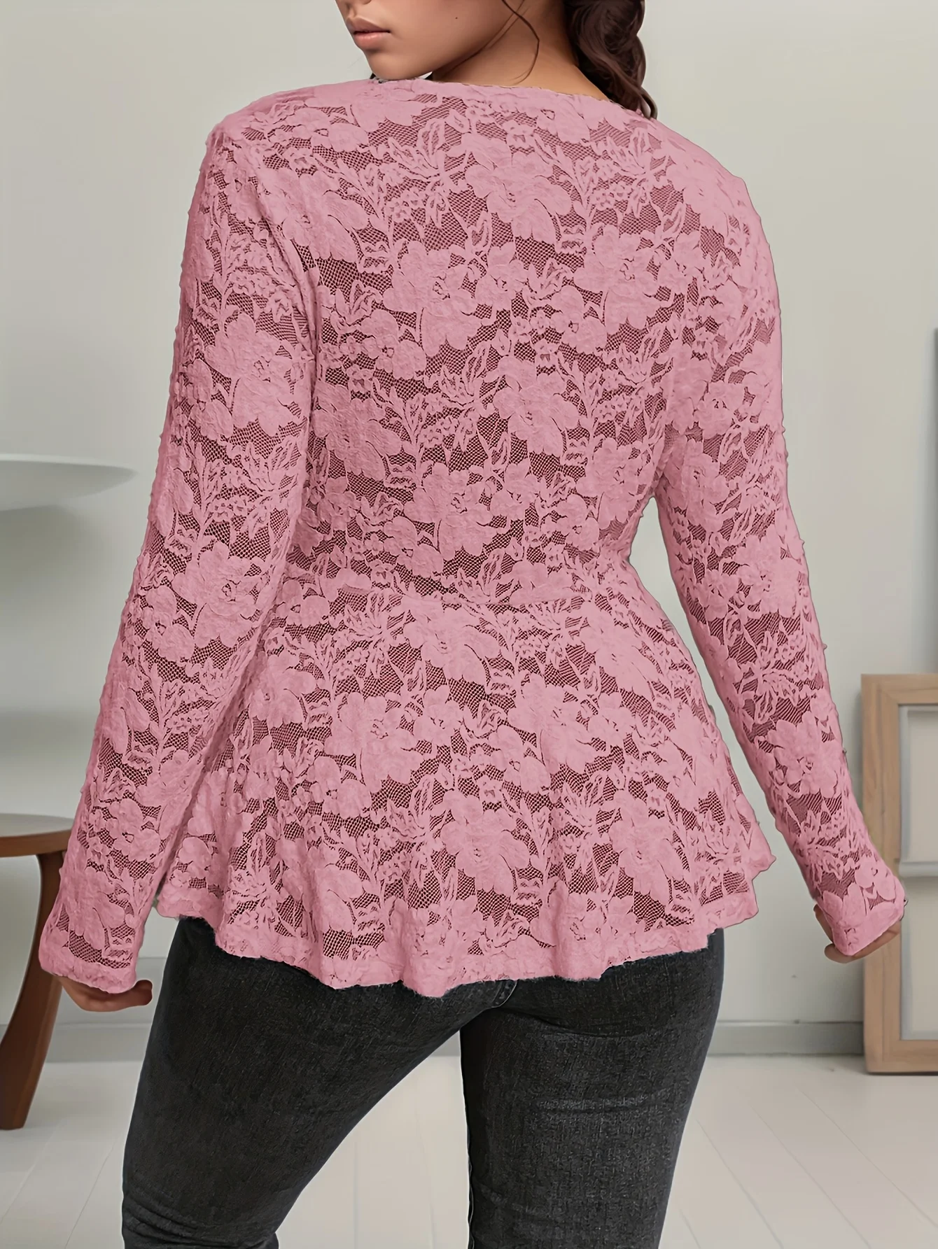 Elegant Fashionable Women's Long Sleeve Lace T-shirt Lady's Stylish Lace Top Comfortable Fit Casual Wear - الصورة 2