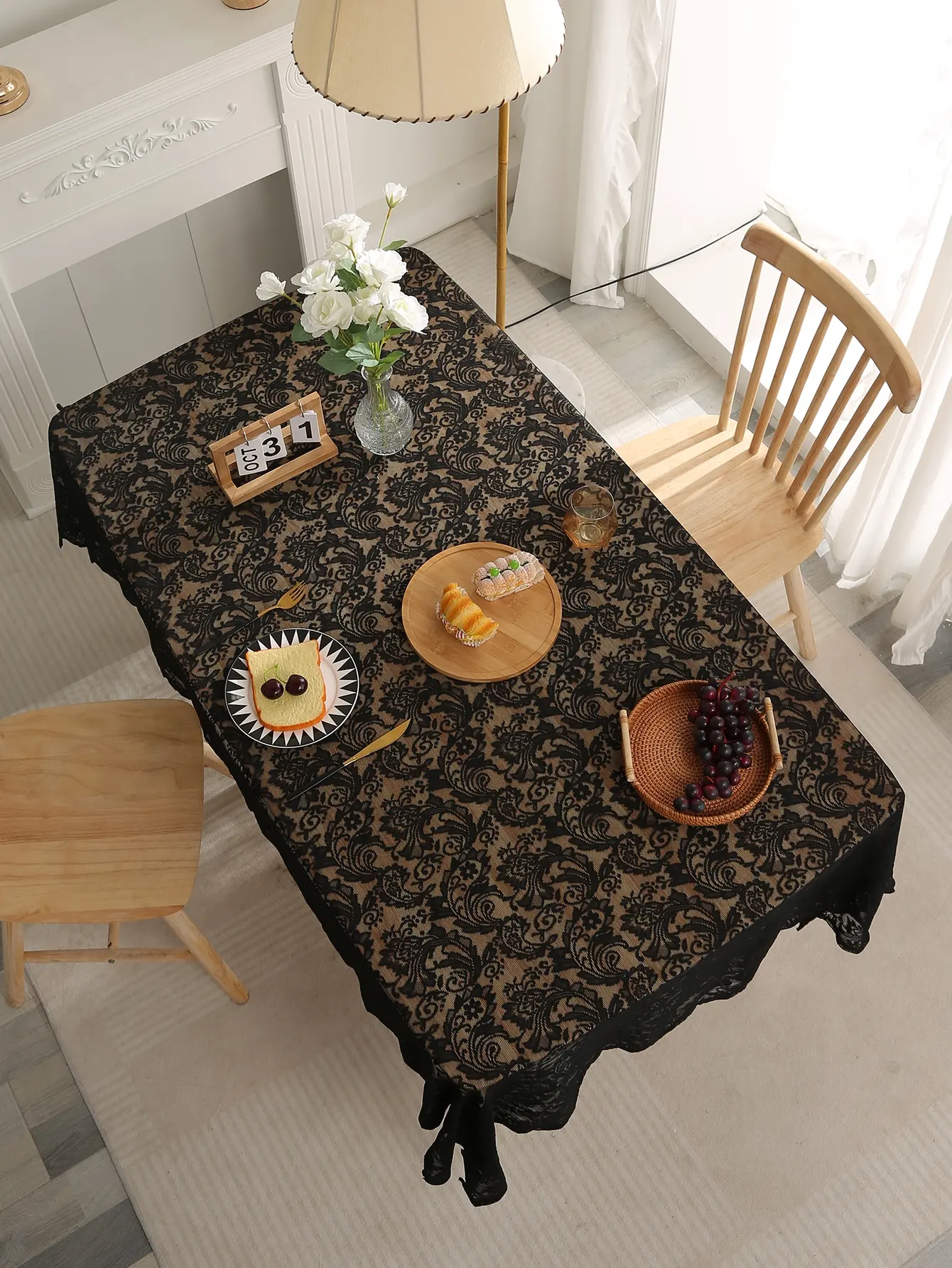 Black French Lace Tablecloth With Phoenix Tail Pattern For Living Room And Dining Table Decoration - الصورة 2