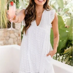 Cross border new lace jacquard hollowed out V-neck dress with pockets and lining shorts for women in Europe and America